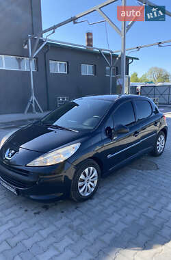 Хетчбек Peugeot 207 2010 в 
