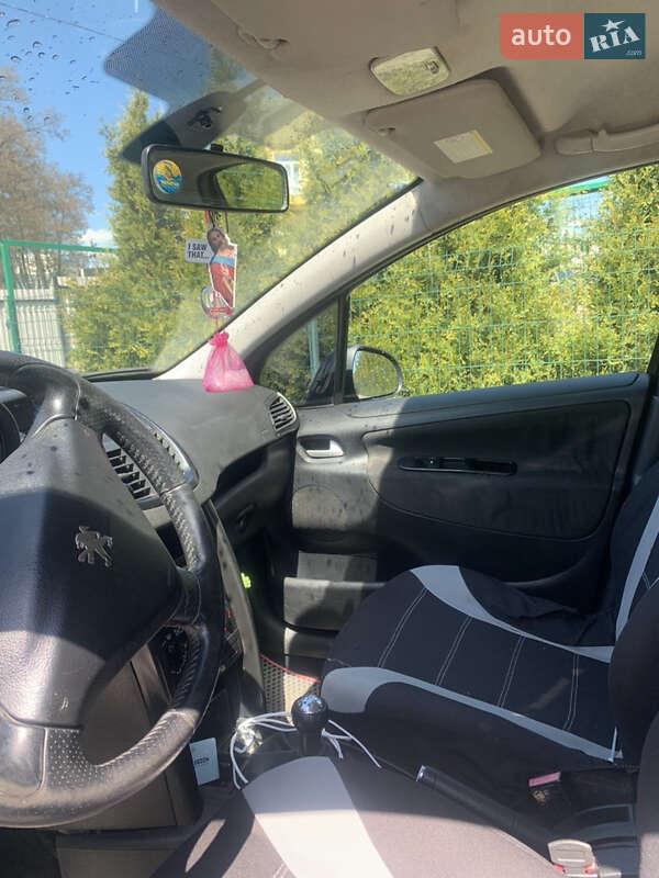 Хетчбек Peugeot 207 2007 в Чернівцях