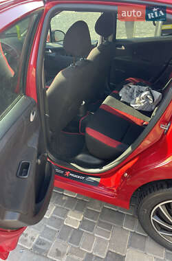 Хэтчбек Peugeot 207 2007 в 