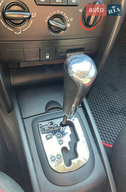 Хэтчбек Peugeot 207 2007 в 