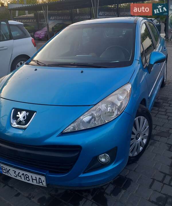 Хетчбек Peugeot 207 2012 в 