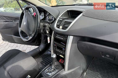 Хэтчбек Peugeot 207 2007 в 