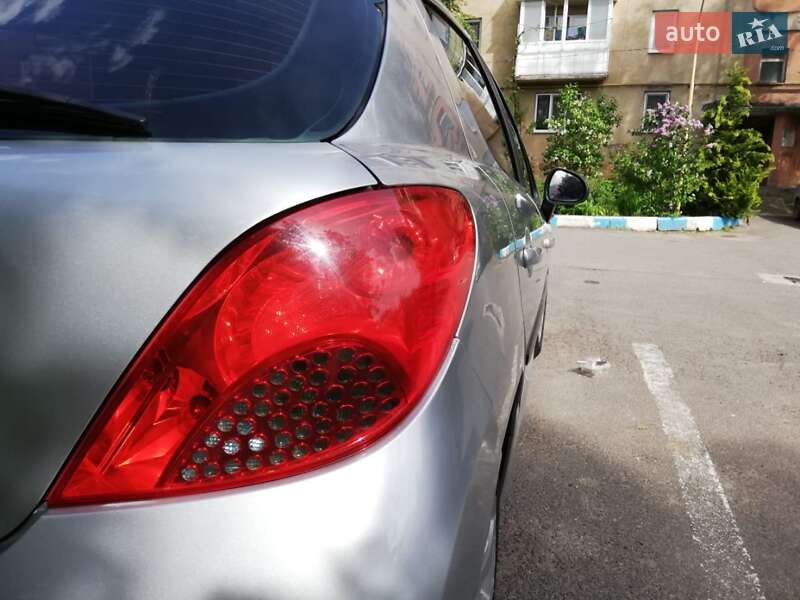 Хэтчбек Peugeot 207 2006 в Ужгороде