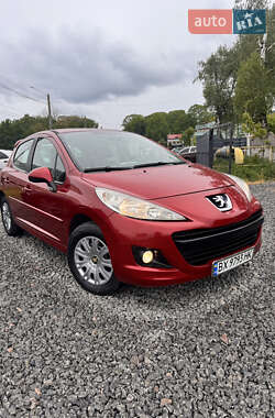 Хетчбек Peugeot 207 2010 в 