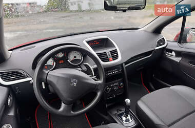 Хетчбек Peugeot 207 2010 в 