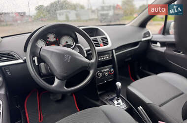 Хетчбек Peugeot 207 2010 в 