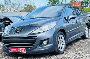 Хэтчбек Peugeot 207 2010 в 