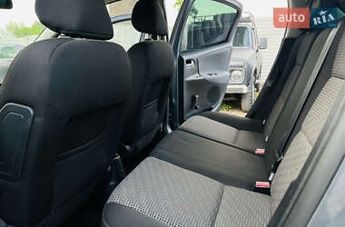 Хэтчбек Peugeot 207 2010 в 