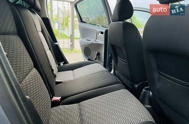 Хэтчбек Peugeot 207 2010 в 