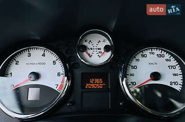 Хэтчбек Peugeot 207 2010 в 