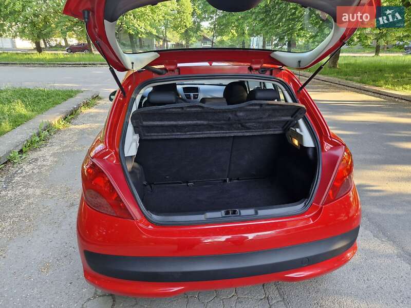 Хетчбек Peugeot 207 2009 в Рівному