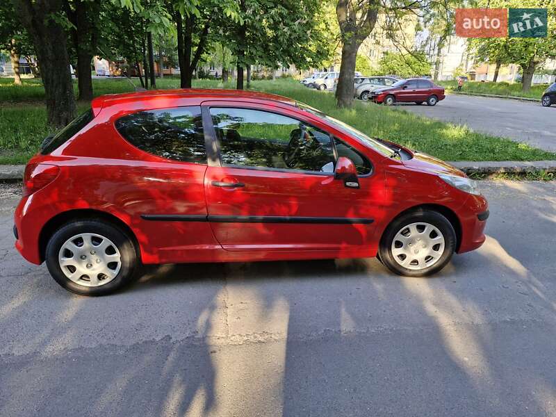 Хетчбек Peugeot 207 2009 в Рівному