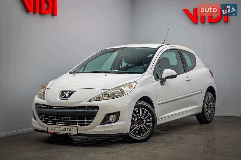 Хетчбек Peugeot 207 2011 в 