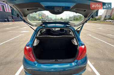 Хетчбек Peugeot 207 2009 в 