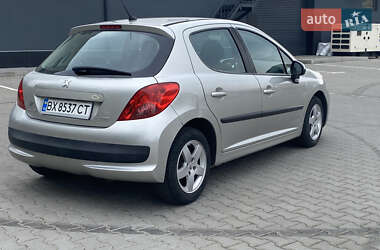 Хетчбек Peugeot 207 2007 в 