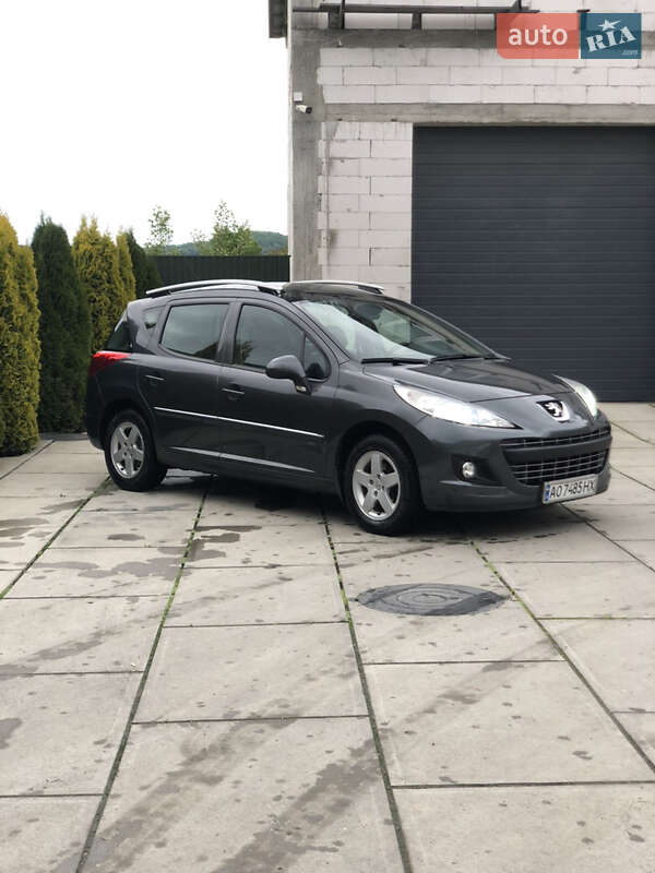 Peugeot 207 2011 Peugeot 207 2011