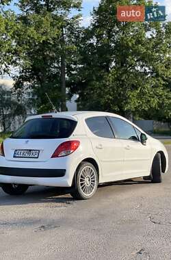 Хэтчбек Peugeot 207 2012 в 