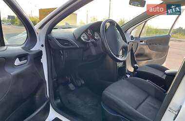 Хэтчбек Peugeot 207 2012 в 
