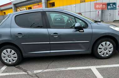 Хэтчбек Peugeot 207 2010 в 