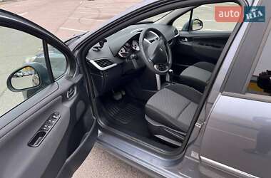 Хэтчбек Peugeot 207 2010 в 