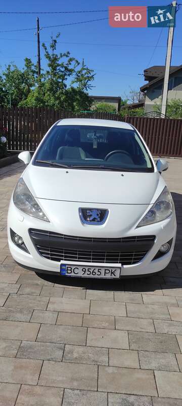 Хэтчбек Peugeot 207 2011 в Стрые