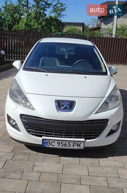 Хэтчбек Peugeot 207 2011 в 