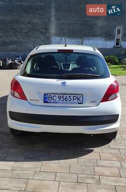 Хэтчбек Peugeot 207 2011 в 