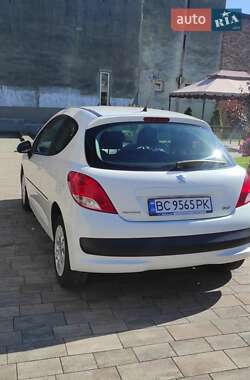 Хэтчбек Peugeot 207 2011 в 
