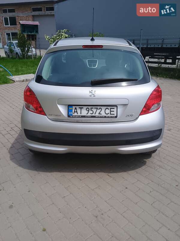 Хетчбек Peugeot 207 2009 в Богородчанах