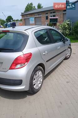 Хэтчбек Peugeot 207 2009 в 