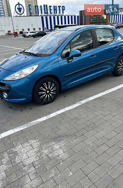 Хэтчбек Peugeot 207 2008 в 