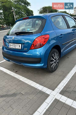 Хэтчбек Peugeot 207 2008 в 