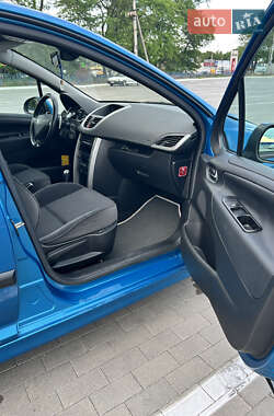 Хэтчбек Peugeot 207 2008 в 