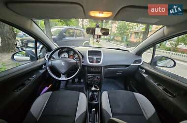 Хэтчбек Peugeot 207 2009 в 