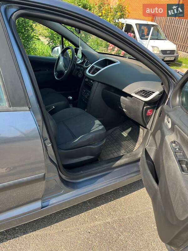 Хэтчбек Peugeot 207 2006 в Ирпене