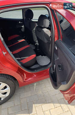 Хэтчбек Peugeot 207 2006 в 