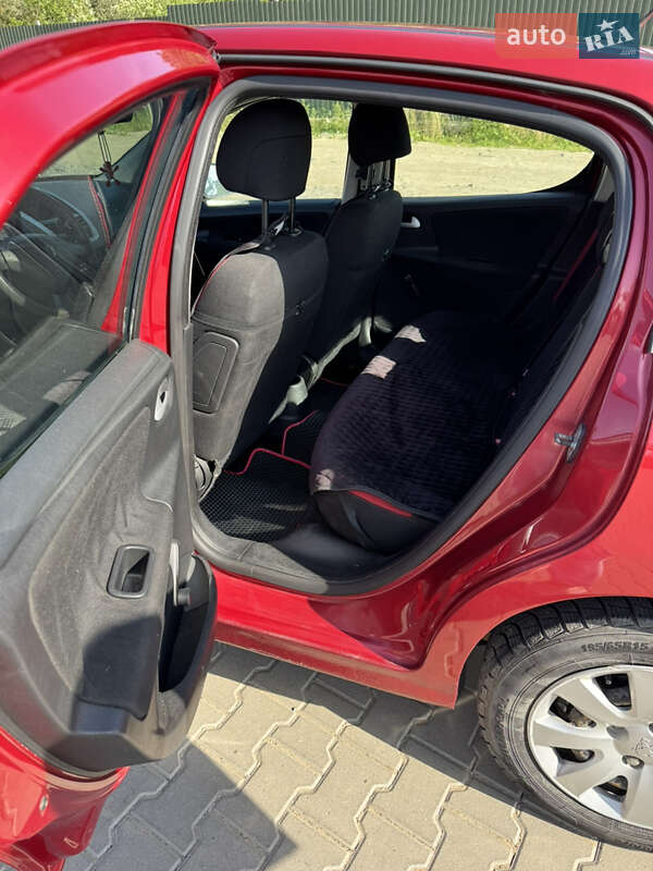 Хэтчбек Peugeot 207 2006 в Львове
