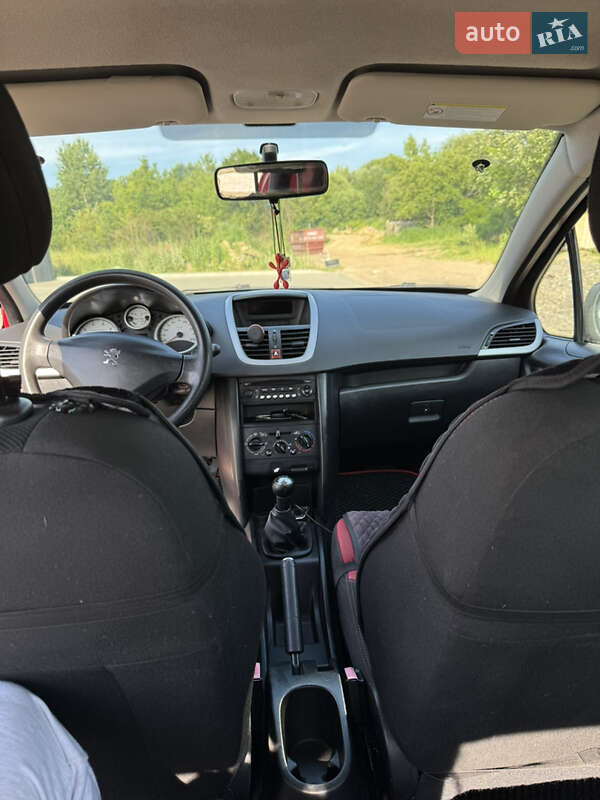 Хэтчбек Peugeot 207 2006 в Львове