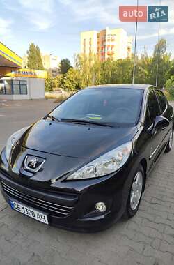 Хэтчбек Peugeot 207 2011 в Черновцах