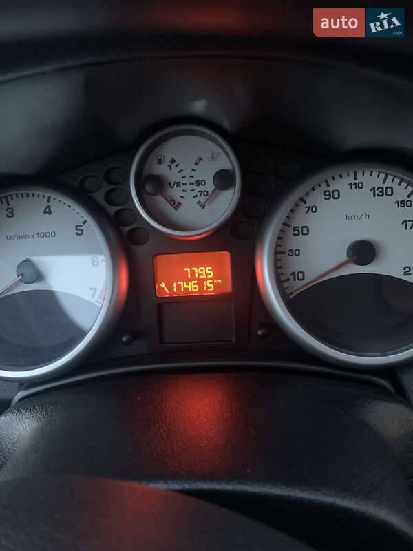 Хэтчбек Peugeot 207 2006 в Львове