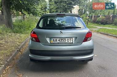 Хетчбек Peugeot 207 2010 в 