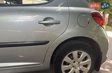 Хетчбек Peugeot 207 2010 в 