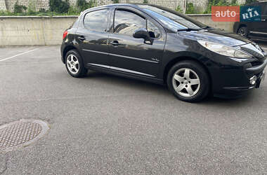 Хетчбек Peugeot 207 2009 в 