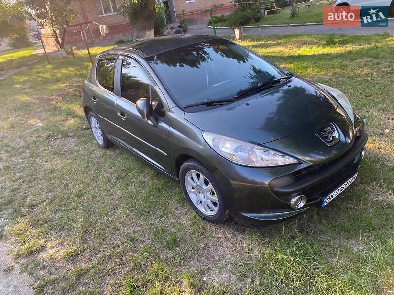 Хэтчбек Peugeot 207 2008 в Ровно
