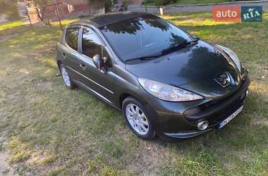 Хетчбек Peugeot 207 2008 в 