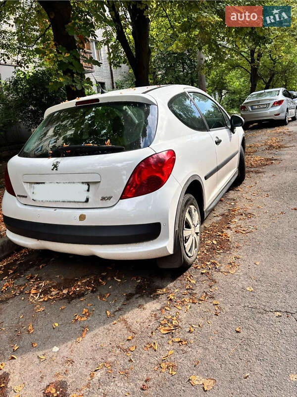 Хэтчбек Peugeot 207 2008 в Днепре