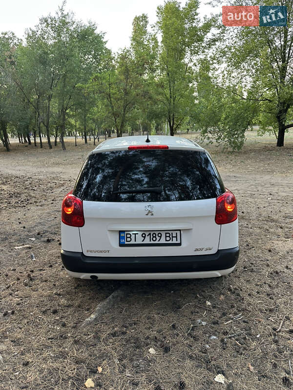 Универсал Peugeot 207 2010 в Николаеве