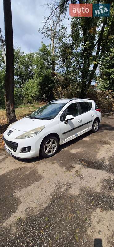 Peugeot 207 2010
