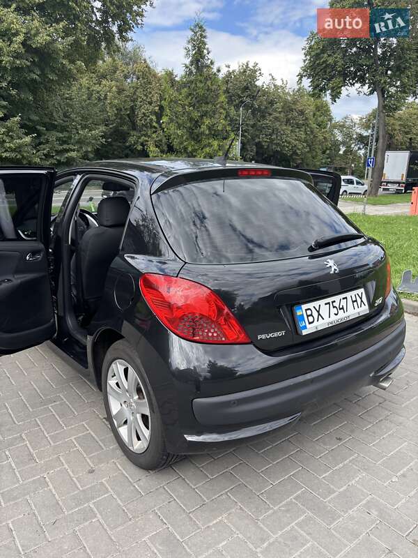 Хэтчбек Peugeot 207 2007 в Львове