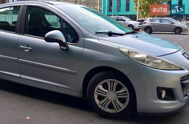 Хэтчбек Peugeot 207 2011 в Львове